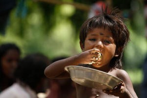 indian_child_eating